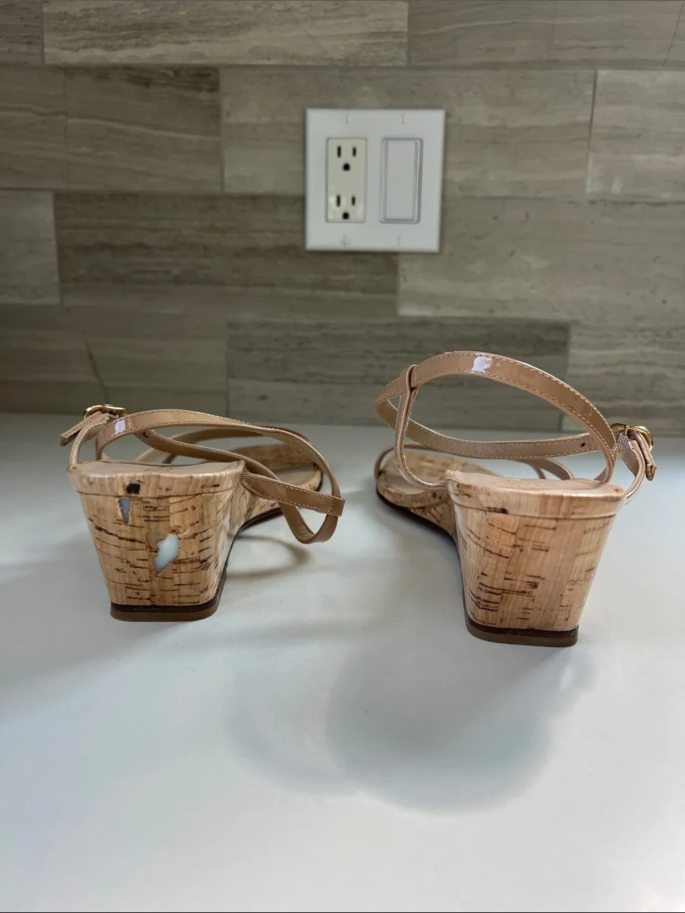 Stuart Weitzman oasis 50 low wedge heels strappy sandals patent leather cork 10